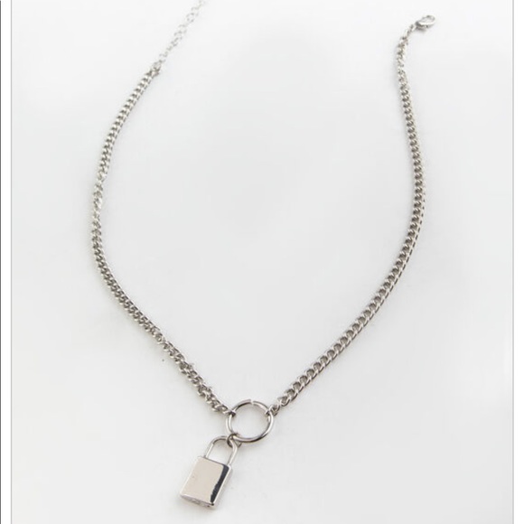 🛑🛑SOLD🛑Lock Chain Necklace - Picture 2 of 3